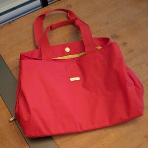 Baggallini Red Nylon Tote Bag/Carry-all/Diaper/Travel Bag (Medium/Large)